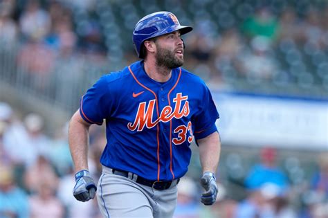 Mets DFA struggling outfielder Darin Ruf